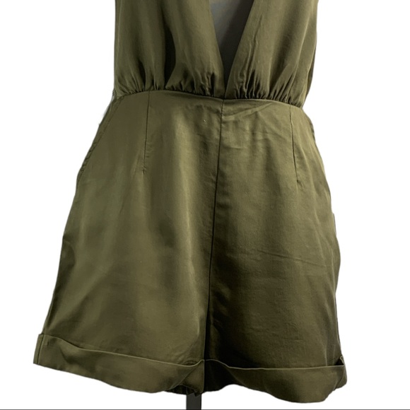 * NEW * Olive Jumpsuit - Short Open Back Size S - Picture 6 of 15